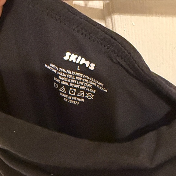 SKIMS - Picture 4 of 4